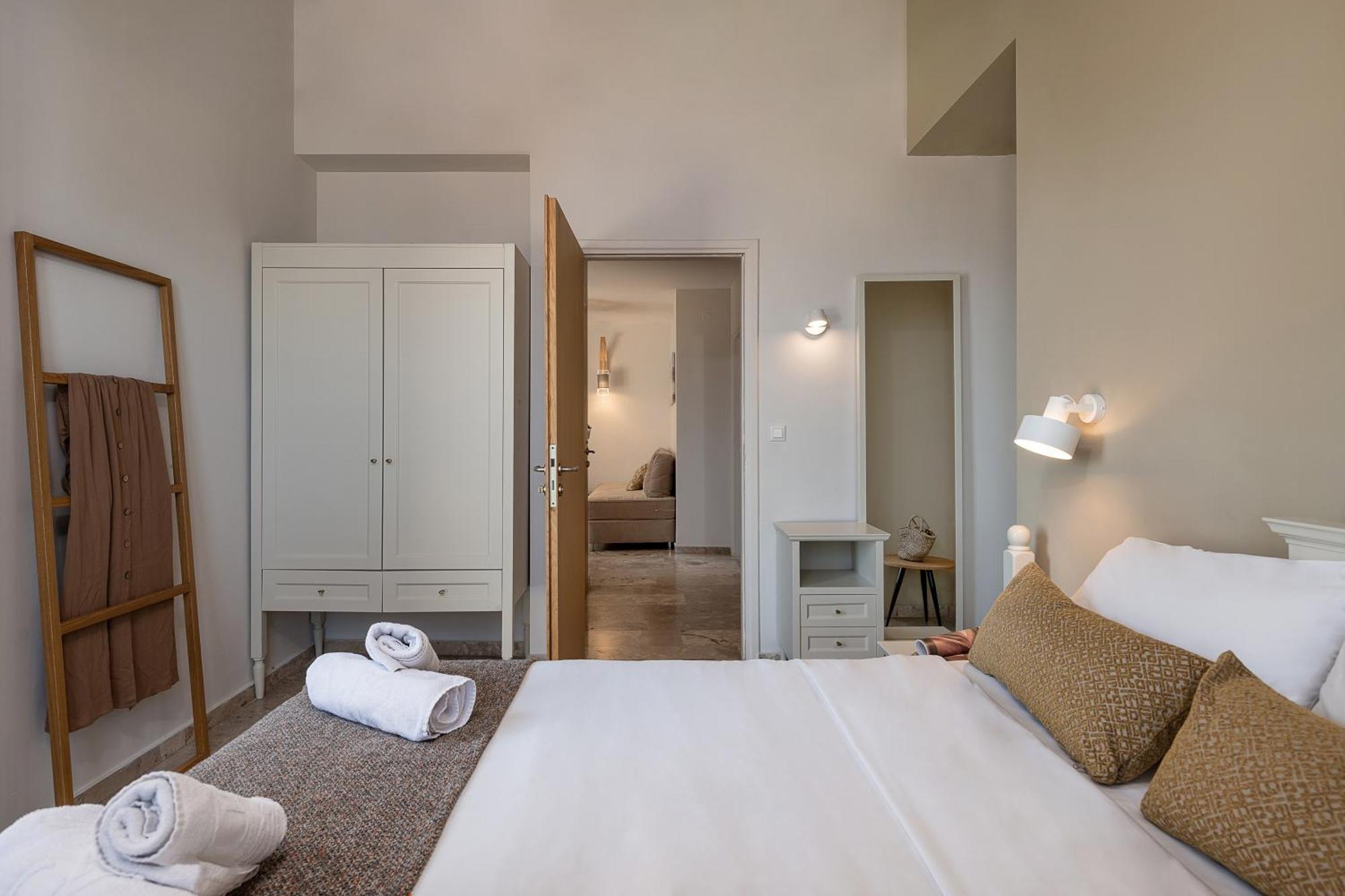 Caldera Village Agia Marina Chambre photo